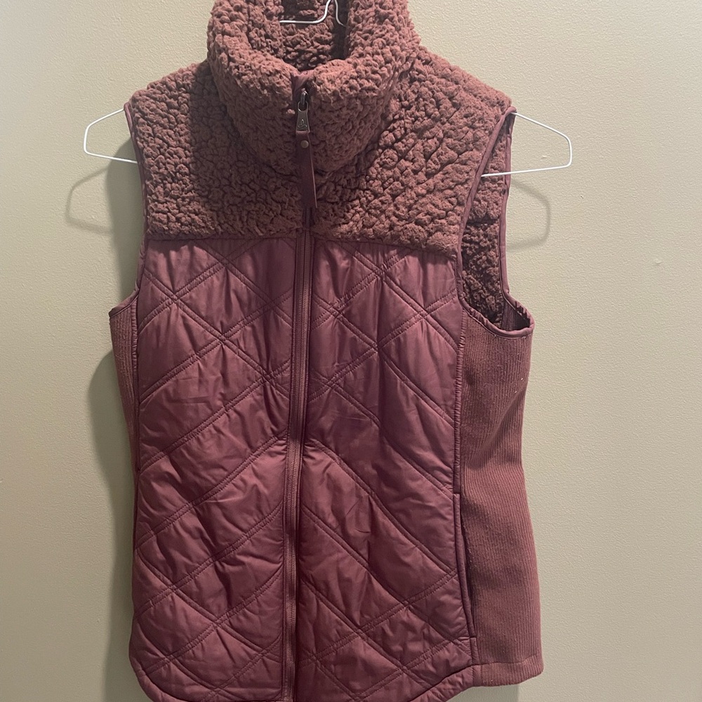 Prana Women's Quilted Vest with Sherpa Collar - Maroon